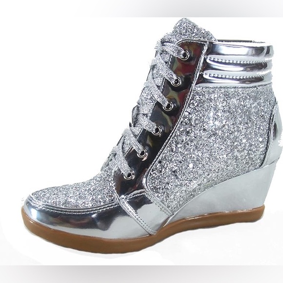 Forever Link Women’s Silver Wedge Glitter Sneakers in Multiple Sizes - Picture 1 of 3
